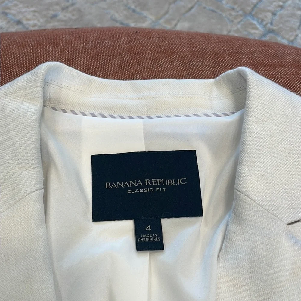 White Blazer by Banana Republic - Picture 7 of 14